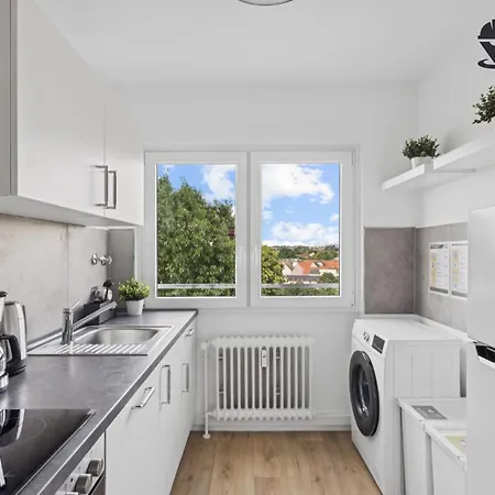 Monteur - Fuer Bis Zu 4 Personen In 61138 - Fb11 公寓